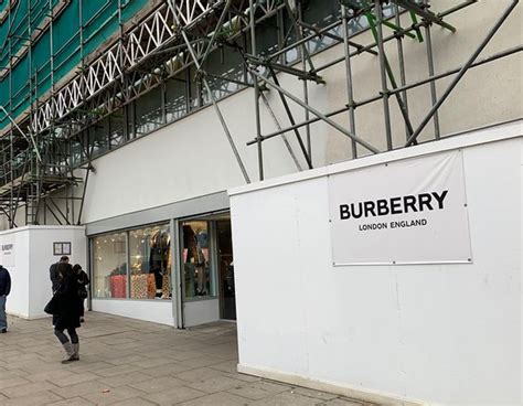 conviene comprare burberry a londra|BURBERRY FACTORY SHOP: Tutto quello che c'è da sapere .